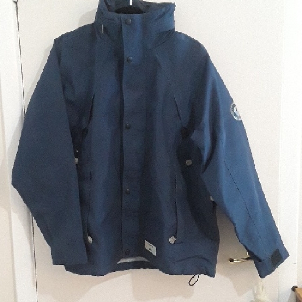 Men's Gore-Tex Waterproof Jacket - M - Heavy Duty Weather Shell - Multi-Pockets